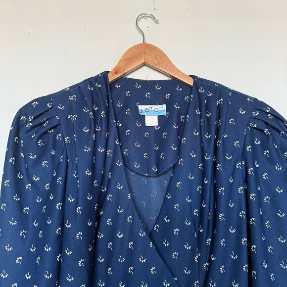 Just Ducky Womens Top 12 Blue Made in USA Shoulder Pads Secretary Teacher Office - Picture 2 of 6